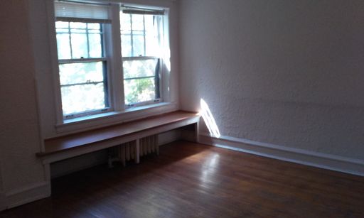 @@@@ Cute 2BR w/ Balcony near Downer Ave, av November 1st, HEAT INCL – photo 1