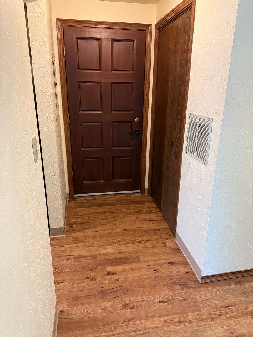 DePere Apartment: 1901 Ridgeway Dr