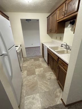 2 Bed 2 Bath Rental at 1901 Ridgeway Drive #42, DePere, WI – photo 1