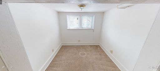 @@@@ LARGE UWM 2-3BR w/ Walk-In Closets, av 9/1 – photo 1