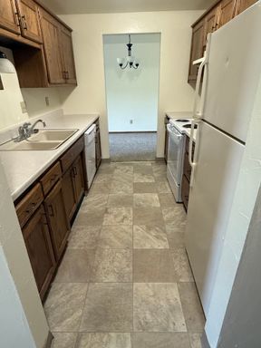2 Bed 2 Bath Rental at 1901 Ridgeway Drive #95, DePere, WI – photo 1
