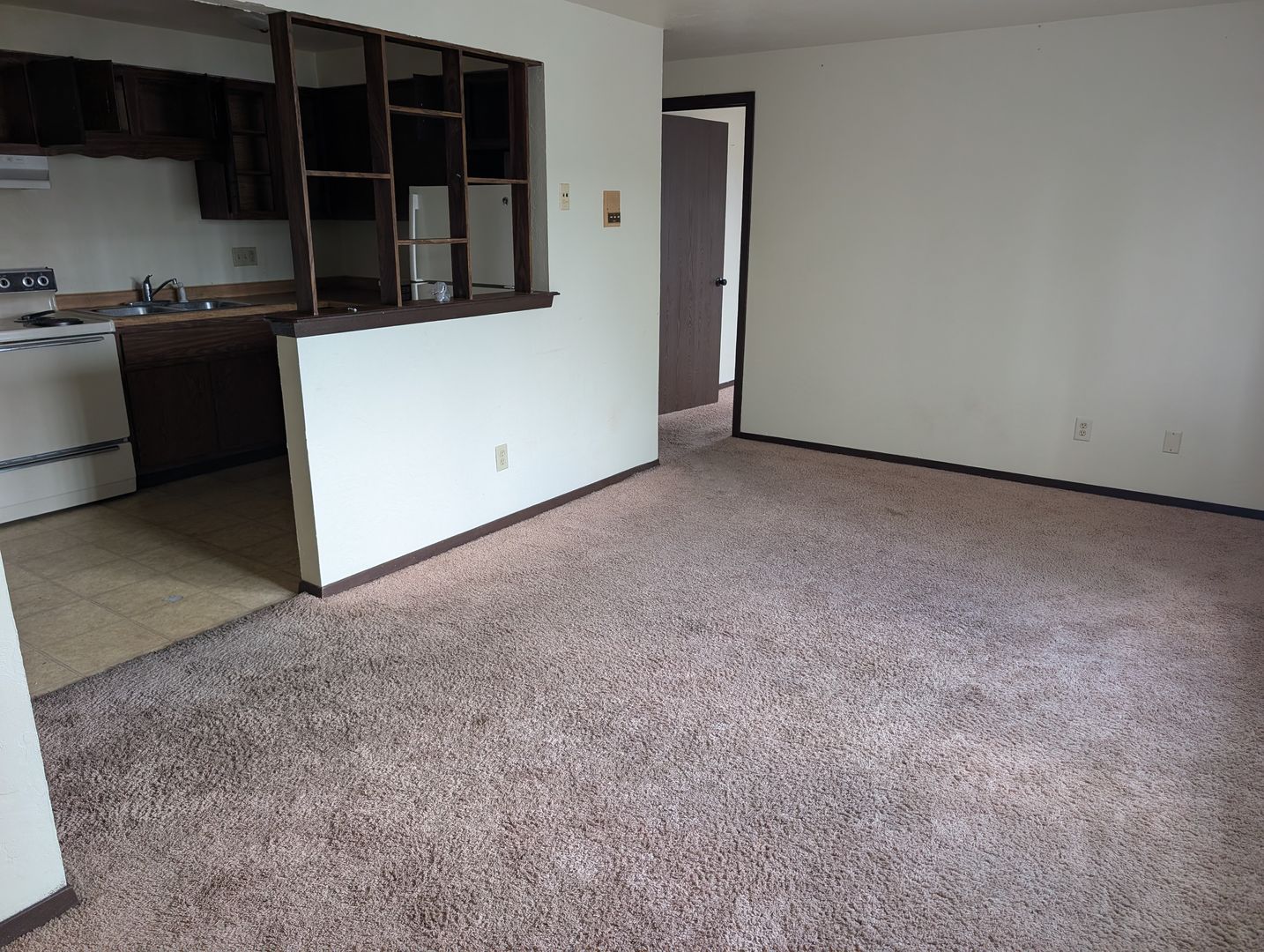 Green Bay Apartment: 1398 Kingston Terrace