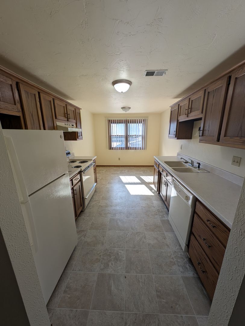 Green Bay Apartment: 2970 Mossy Oak Cir