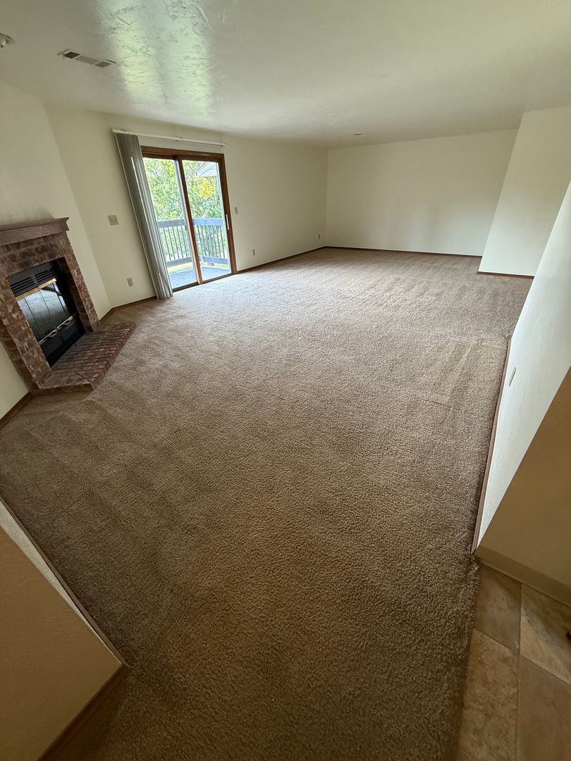 DePere Apartment: 1901 Ridgeway Dr