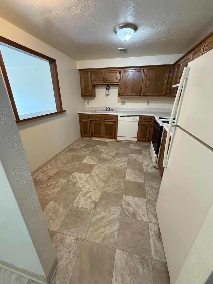 DePere Apartment: 1901 Ridgeway Dr