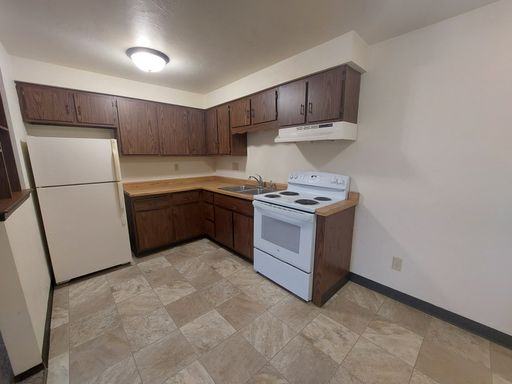 In-Unit A/C & On-Site Coin Laundry, 1BR/ 1BA w/ Heat Incl! 1st Month Free! – photo 1