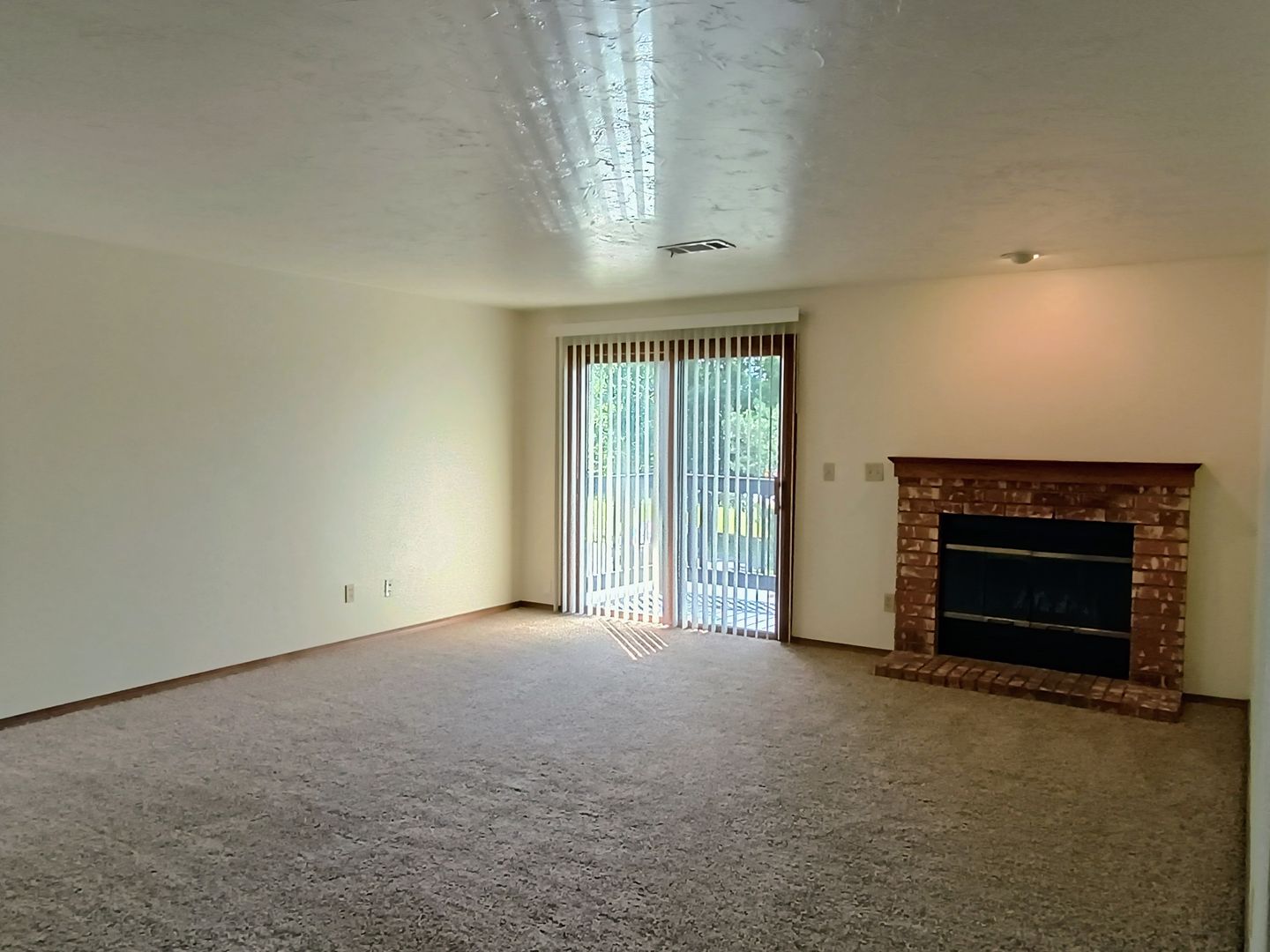 DePere Apartment: 1901 Ridgeway Dr