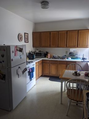 @@@@ BEAUTIFUL 3BR+D 2nd Story Apt av ASAP or 9/1 – photo 1