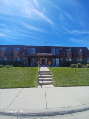 2 Bedroom, 1 bath LOWER unit: Call Carl, the Property Manager for info & showings – photo 1