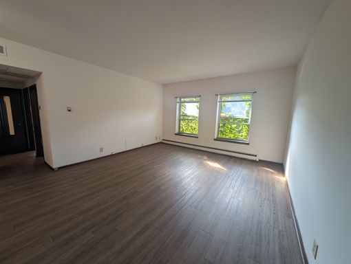 @@@@ Spacious, Sunny Corner 2BR w/ new LVP flooring, av ASAP or 9/1 – photo 1