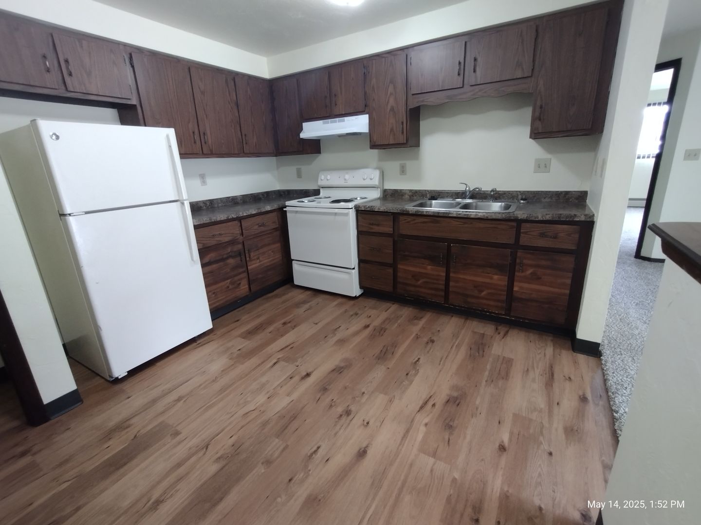 Green Bay Apartment: 1398 Kingston Terrace