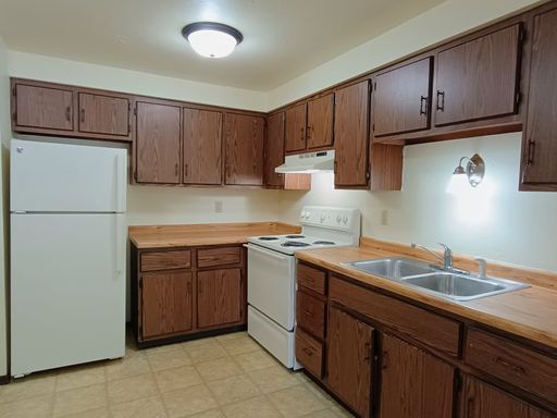 2BR/ 1BA, 824 sq ft- Available NOW! Heat incl. 1st Month Free!! – photo 1
