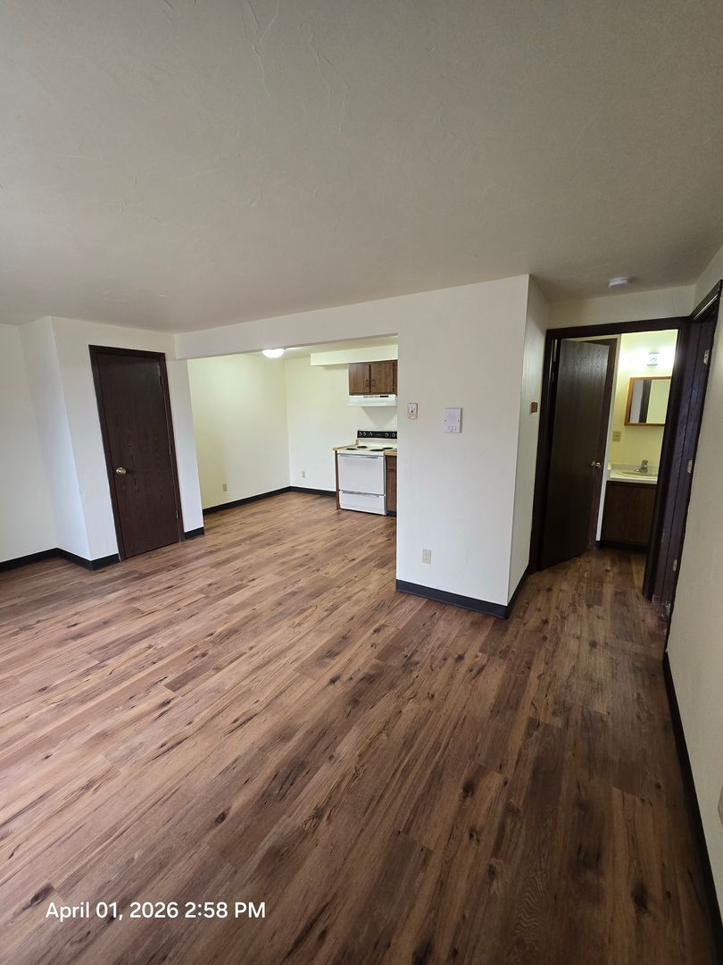 Green Bay Apartment: 1398 Kingston Terrace