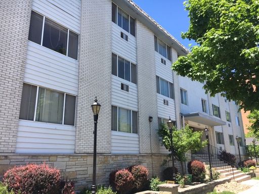 FREE INTERNET. Spacious 2 Bedroom Apartments Located in Milwaukee's Newest Neighborhood, The Near West Side – photo 1