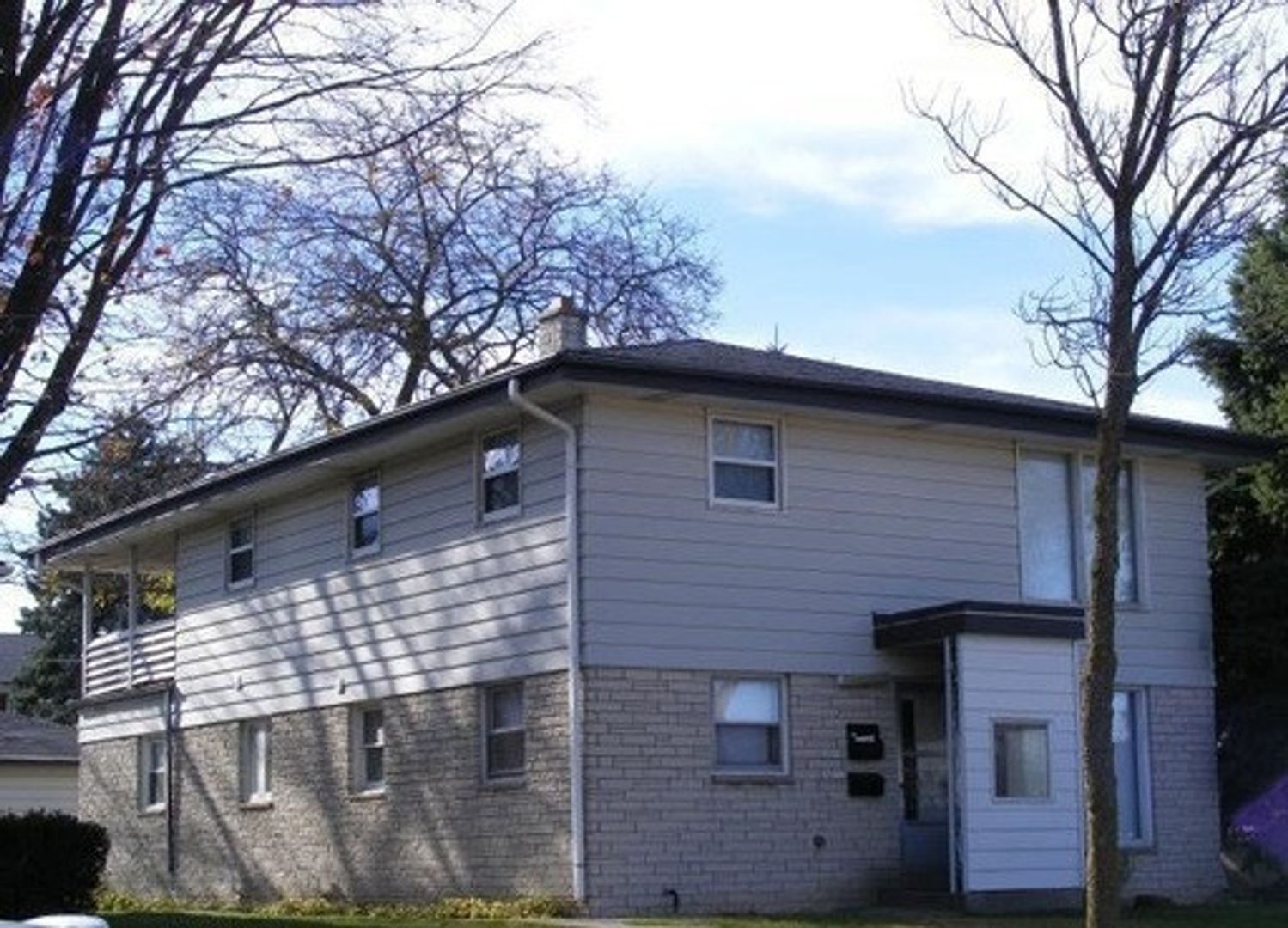 West Allis Apartment: 10317-10319 Grant St.