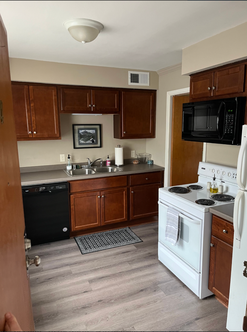 Wauwatosa Apartment: 8204 W. North Ave.