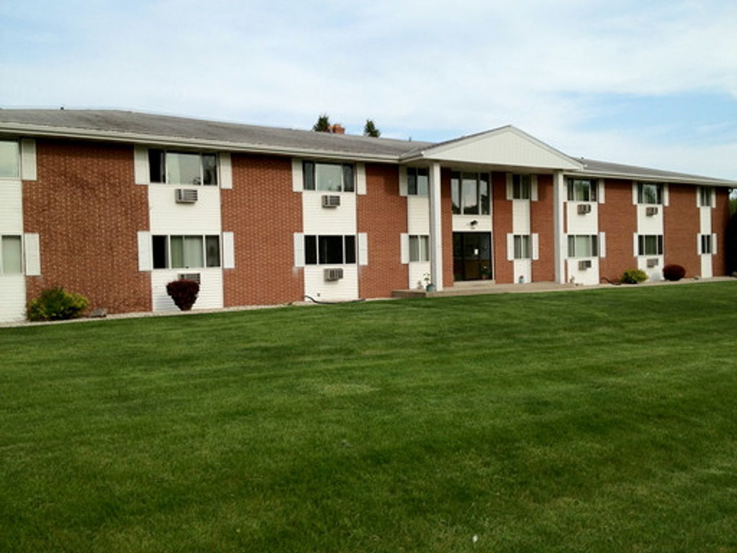 Hales Corners Apartment: 5860 S. 116th Street