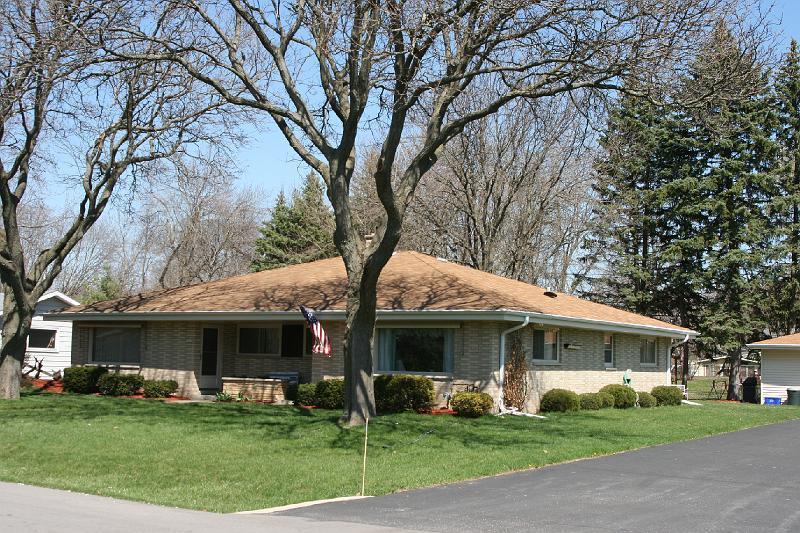 Hales Corners Apartment: 5642 S. 106th St.