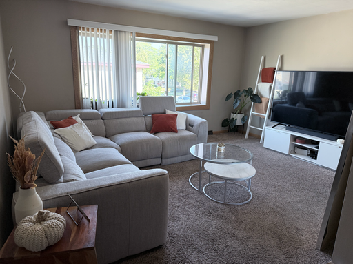Updated 2 bedroom is a must see! – photo 1