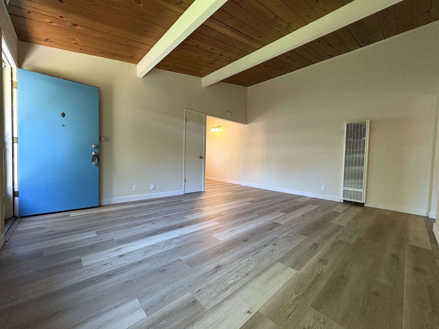 Palo Alto Apartment: 3187-3189-3191 Loma Verde Ave - 3191