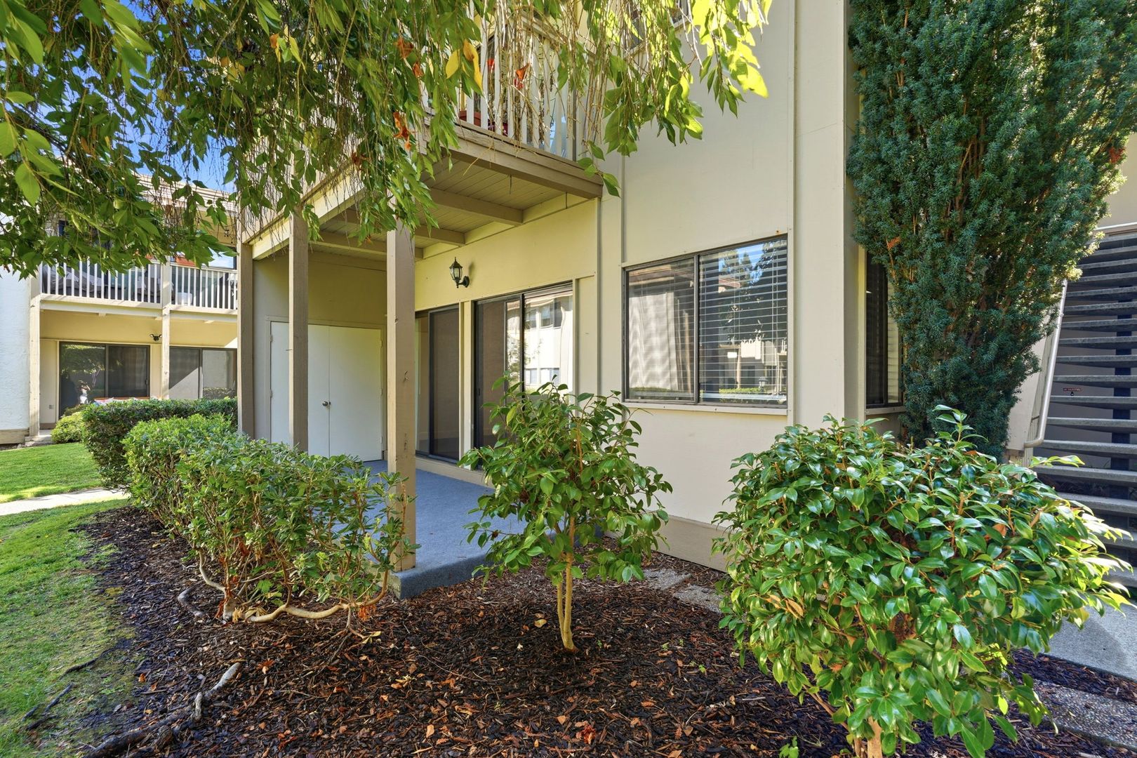 Redwood City Condo: 50 Horgan Ave #47