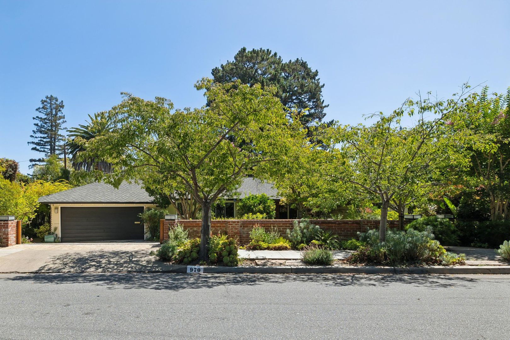 Palo Alto House: 970 Palo Alto