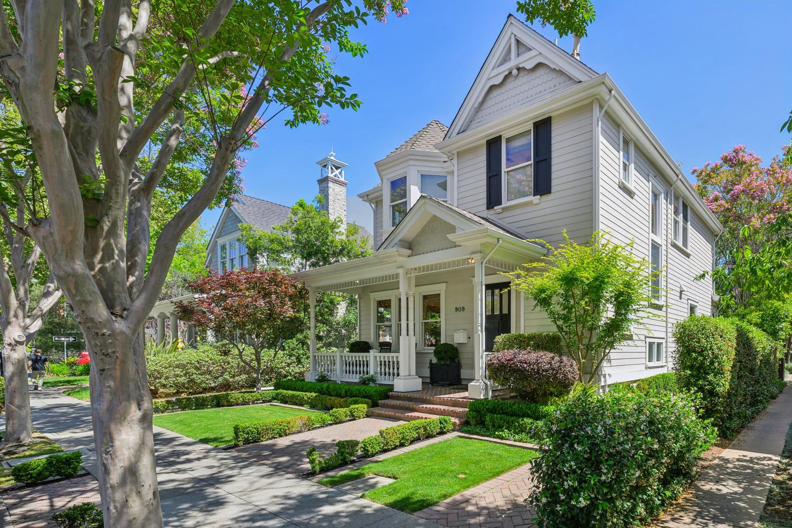 Palo Alto House: 909 Ramona Street