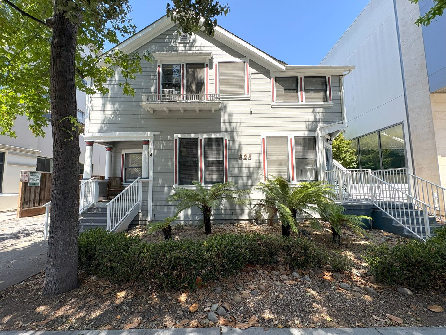 Palo Alto Apartment: 525 Hamilton Avenue