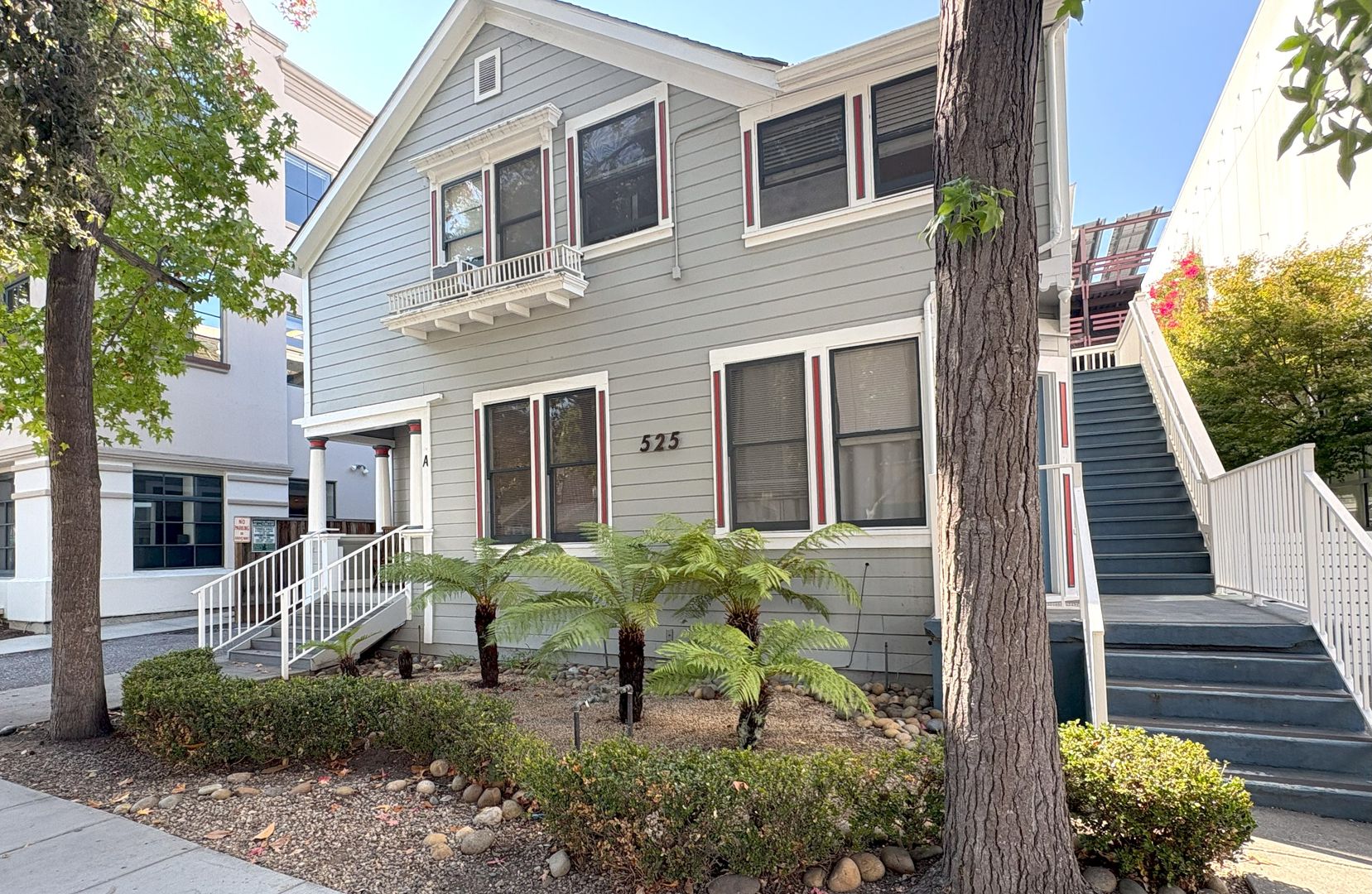 Palo Alto Apartment: 525 Hamilton Avenue