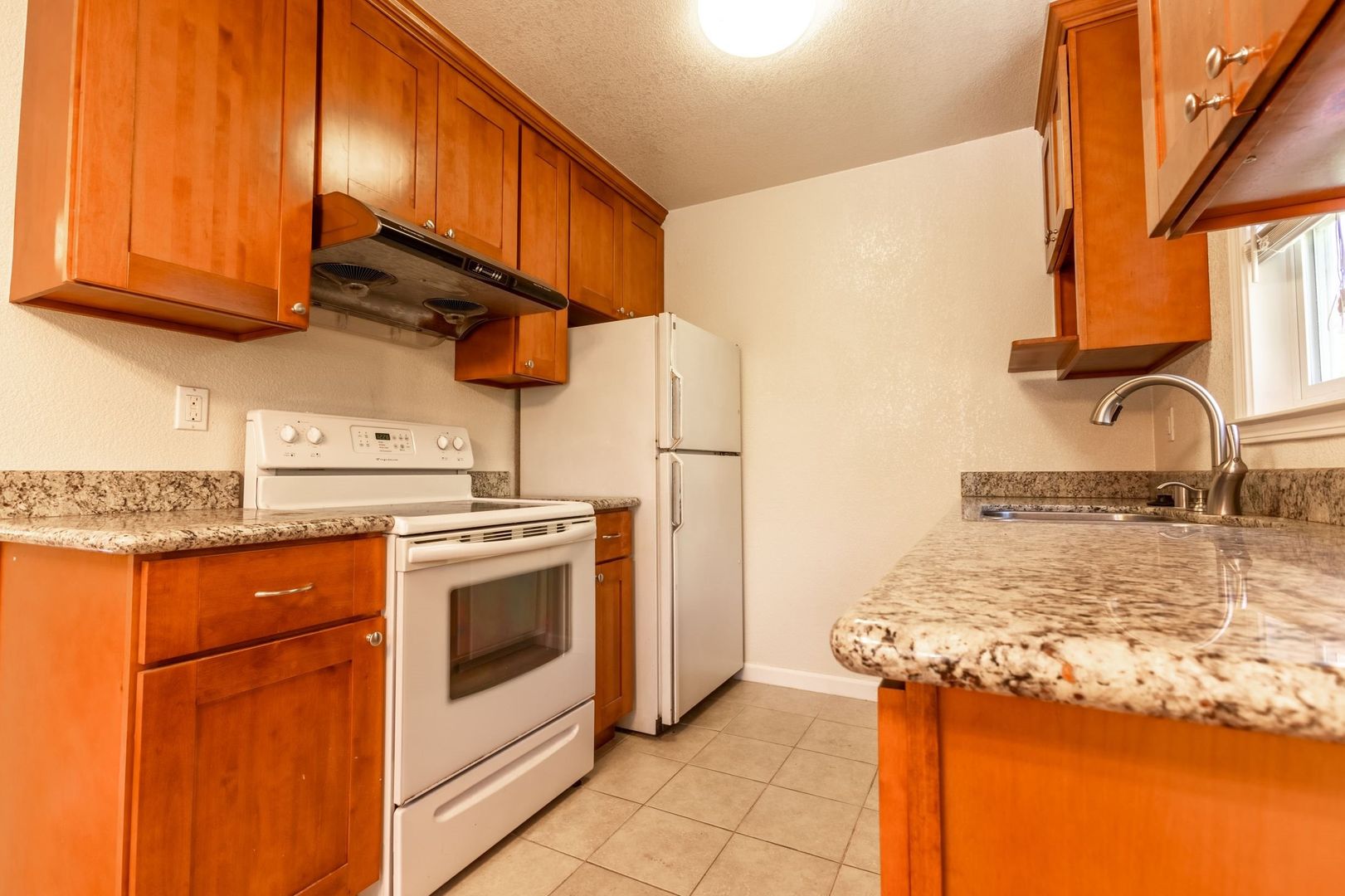 Menlo Park Apartment: 365 Oak Grove Avenue