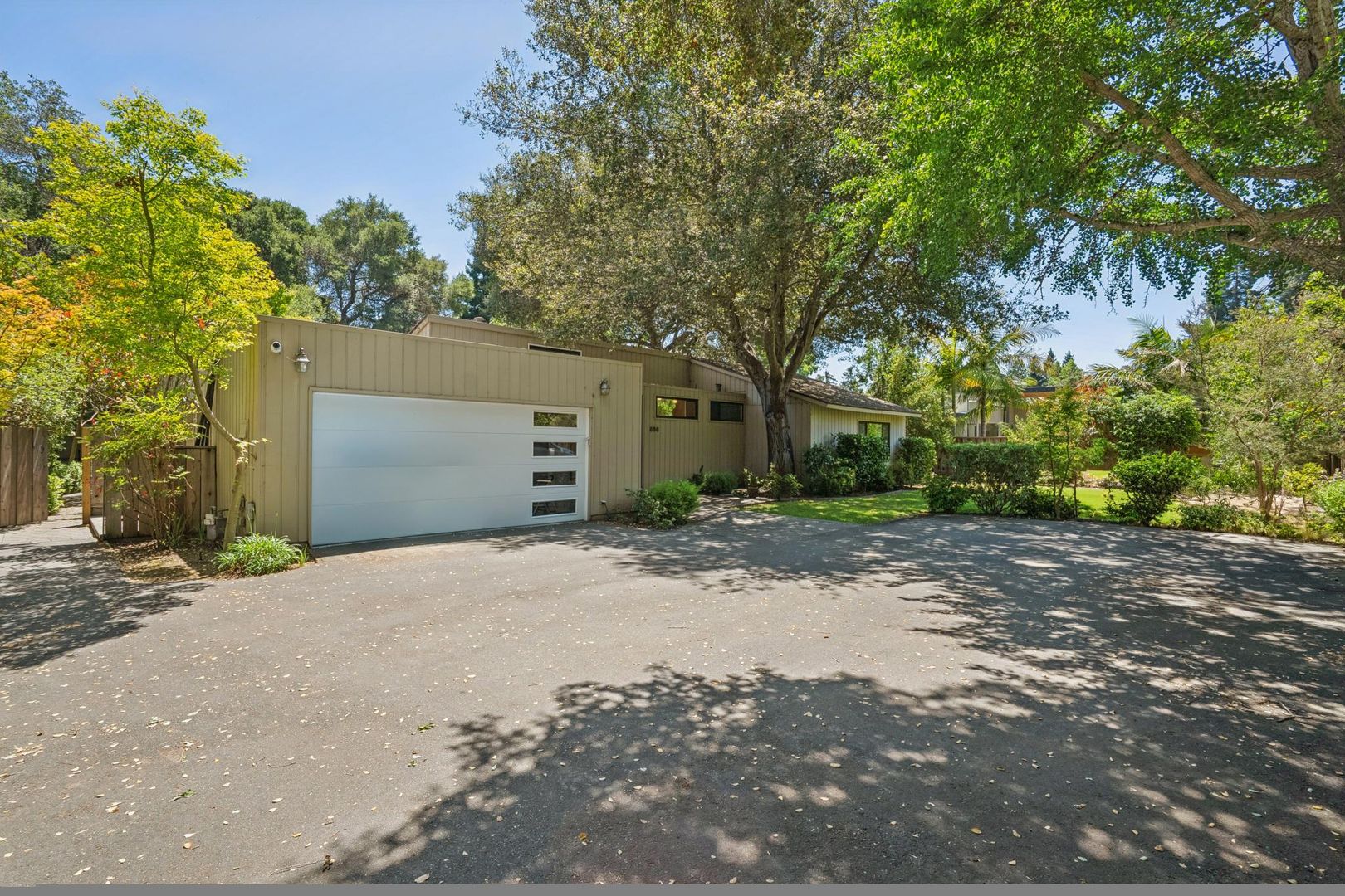 Menlo Park House: 886 Berkeley Ave