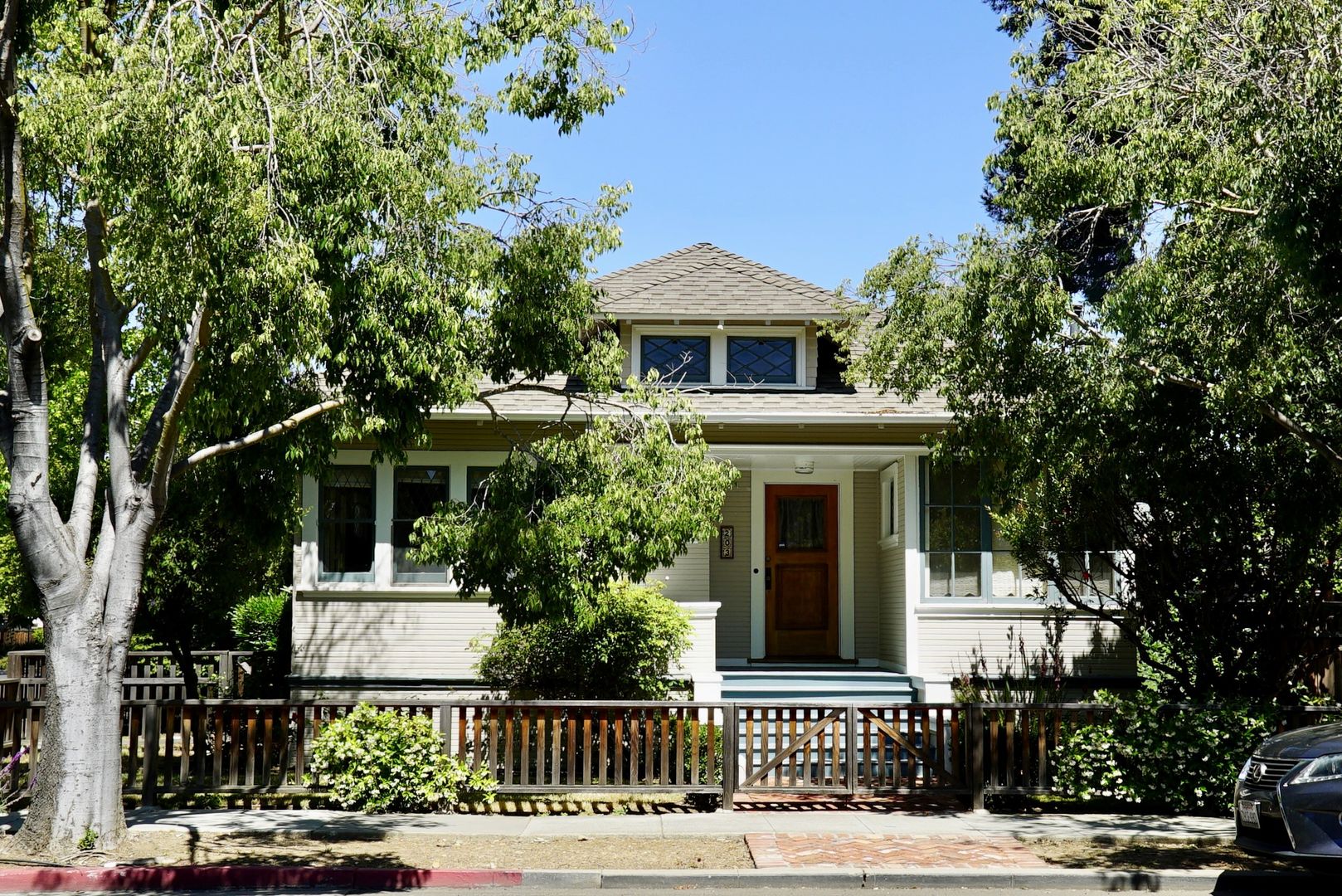 Charming Craftsman Style Home for Rent in Palo Alto