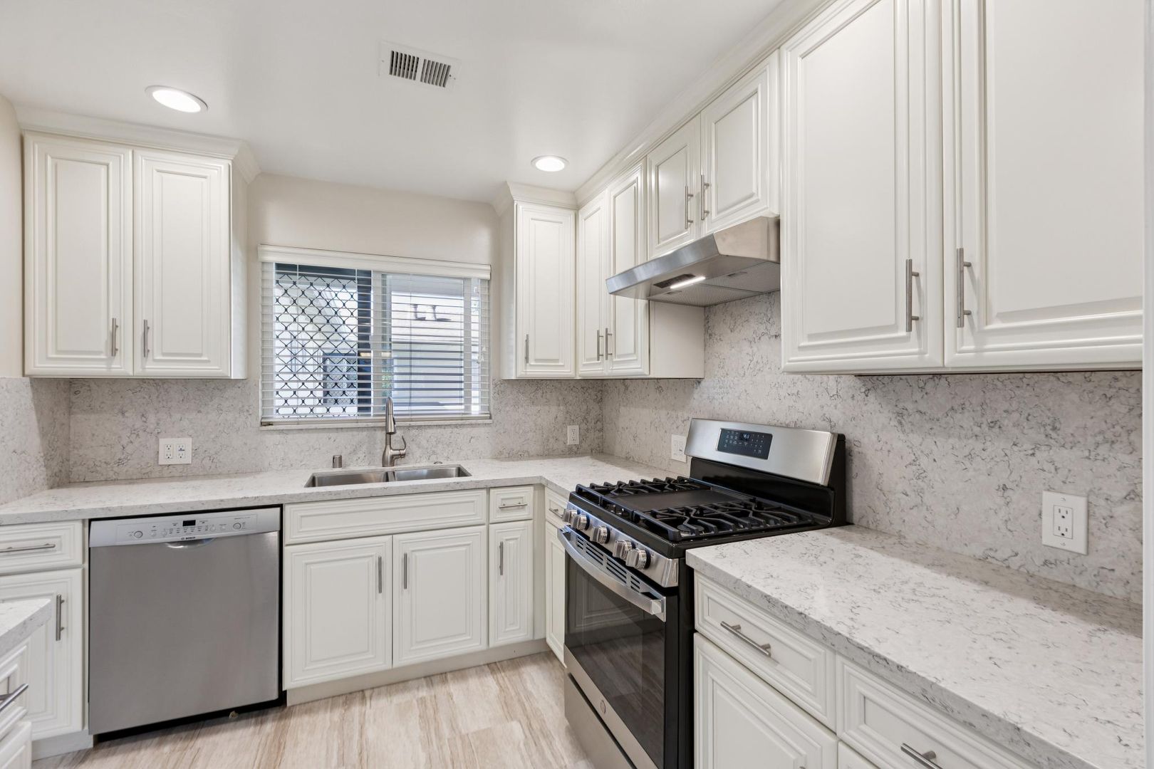 Palo Alto Apartment: 854 University Avenue
