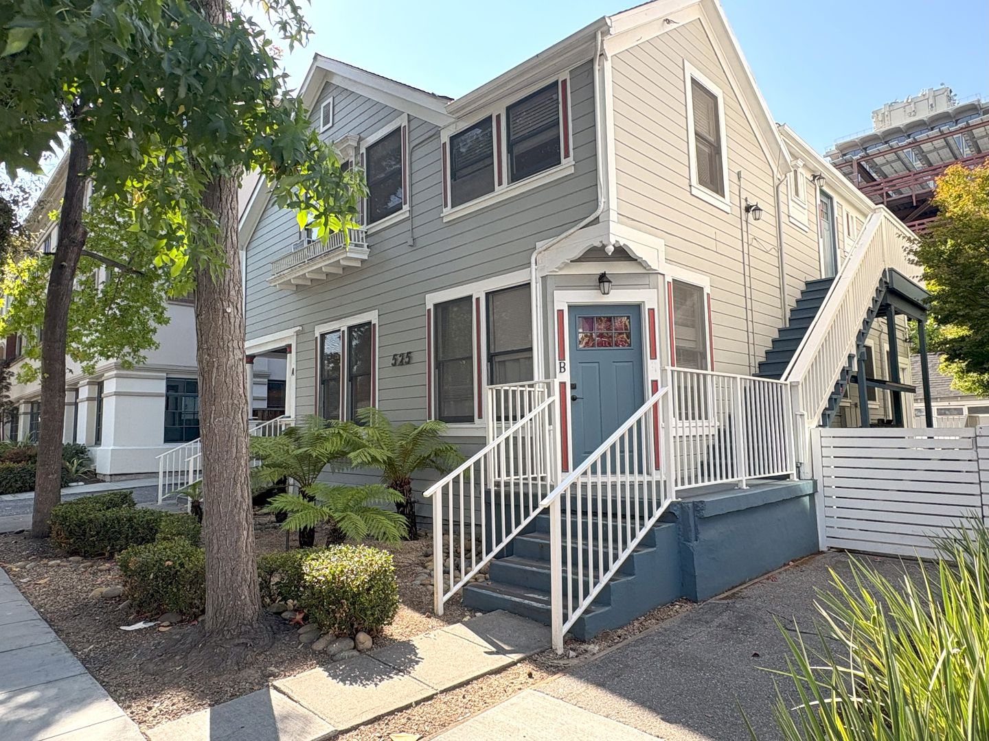 Palo Alto Apartment: 525 Hamilton Avenue - B
