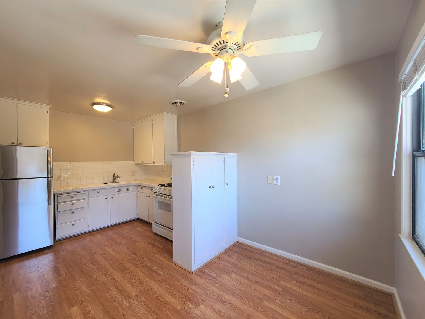 Mountain View Apartment: 775 S. Shoreline Blvd., #5