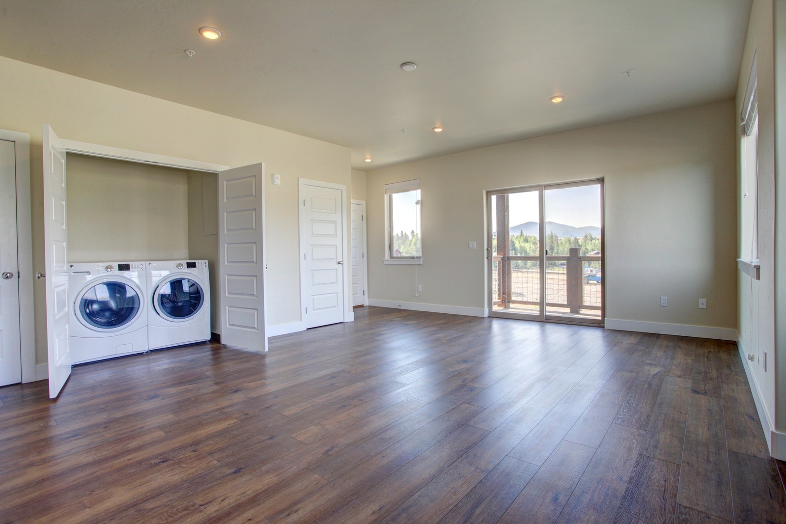 Dillon Apartment: 384 Dillon Ridge Rd