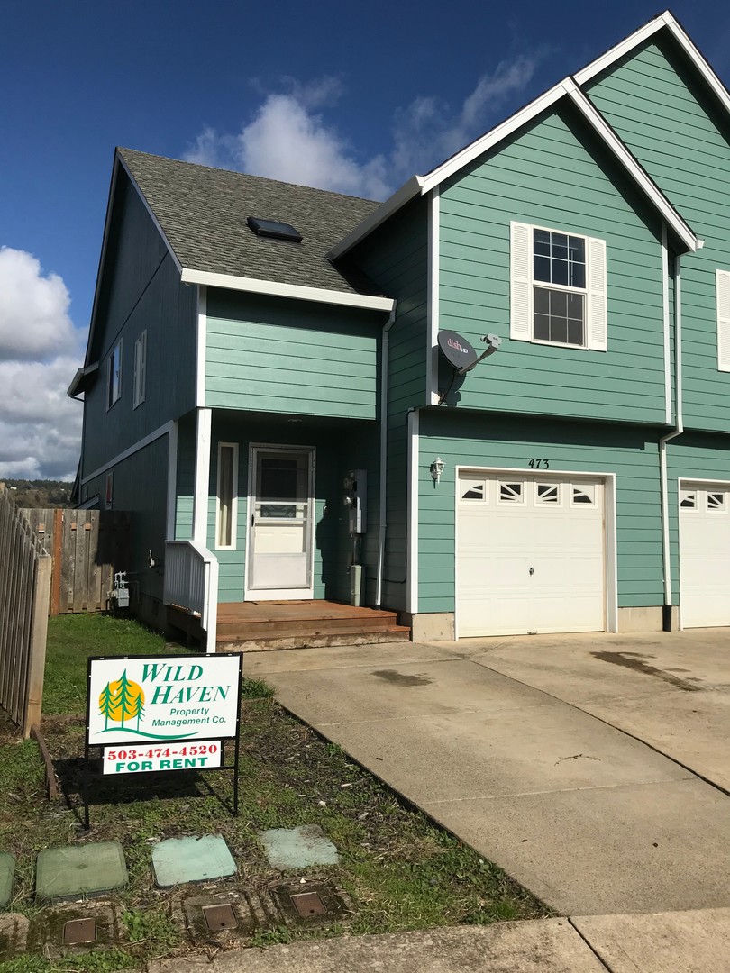 Sheridan Apartment: 473-475 SE Excel St