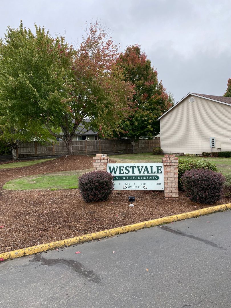 McMinnville Apartment: Multiple addresses  (see Unit)