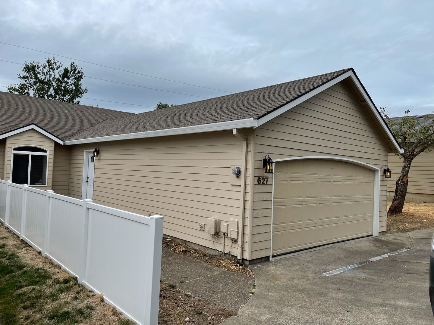  627 NW Meadows Drive