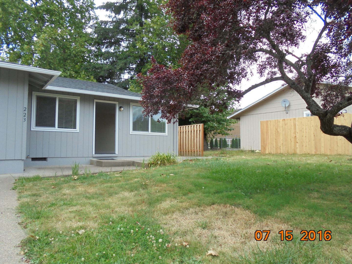 McMinnville Apartment: 221-23 NE Oregon St.
