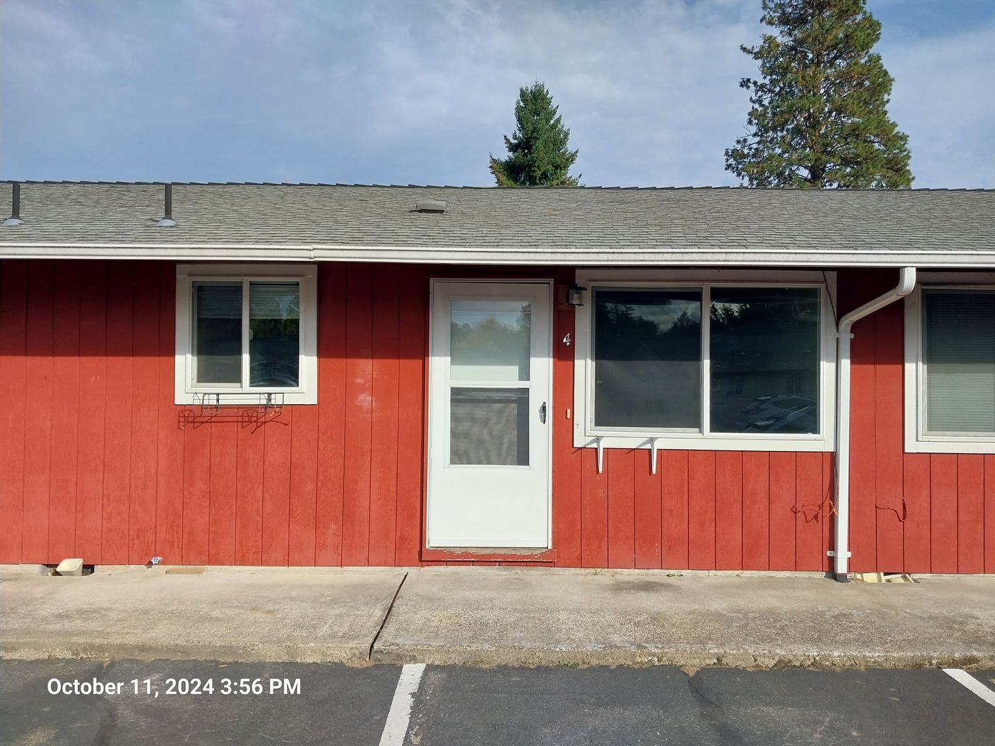 McMinnville Apartment: Multiple Addresses (See Units)