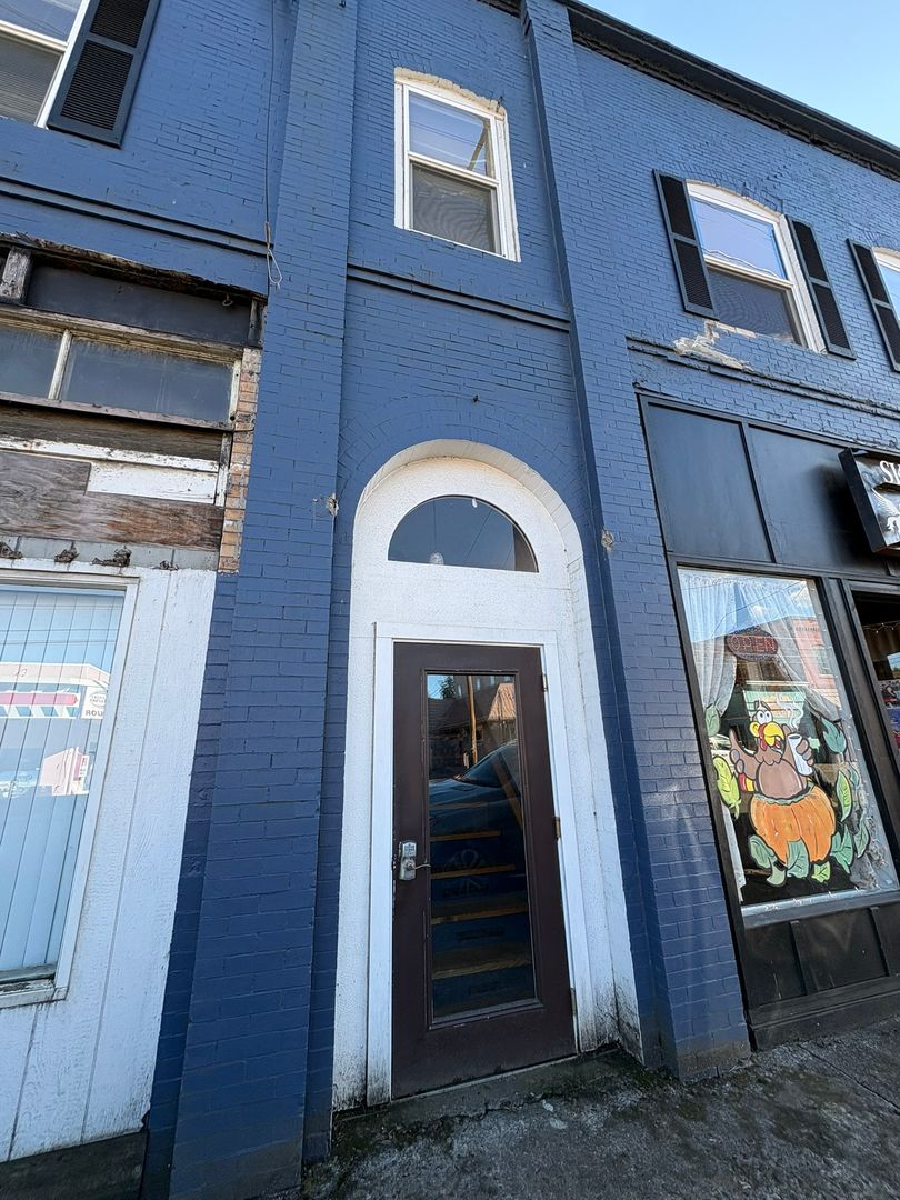 Willamina Apartment: 157 NE Main St