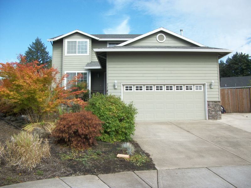 McMinnville House: 2187 NE Grandhaven St.