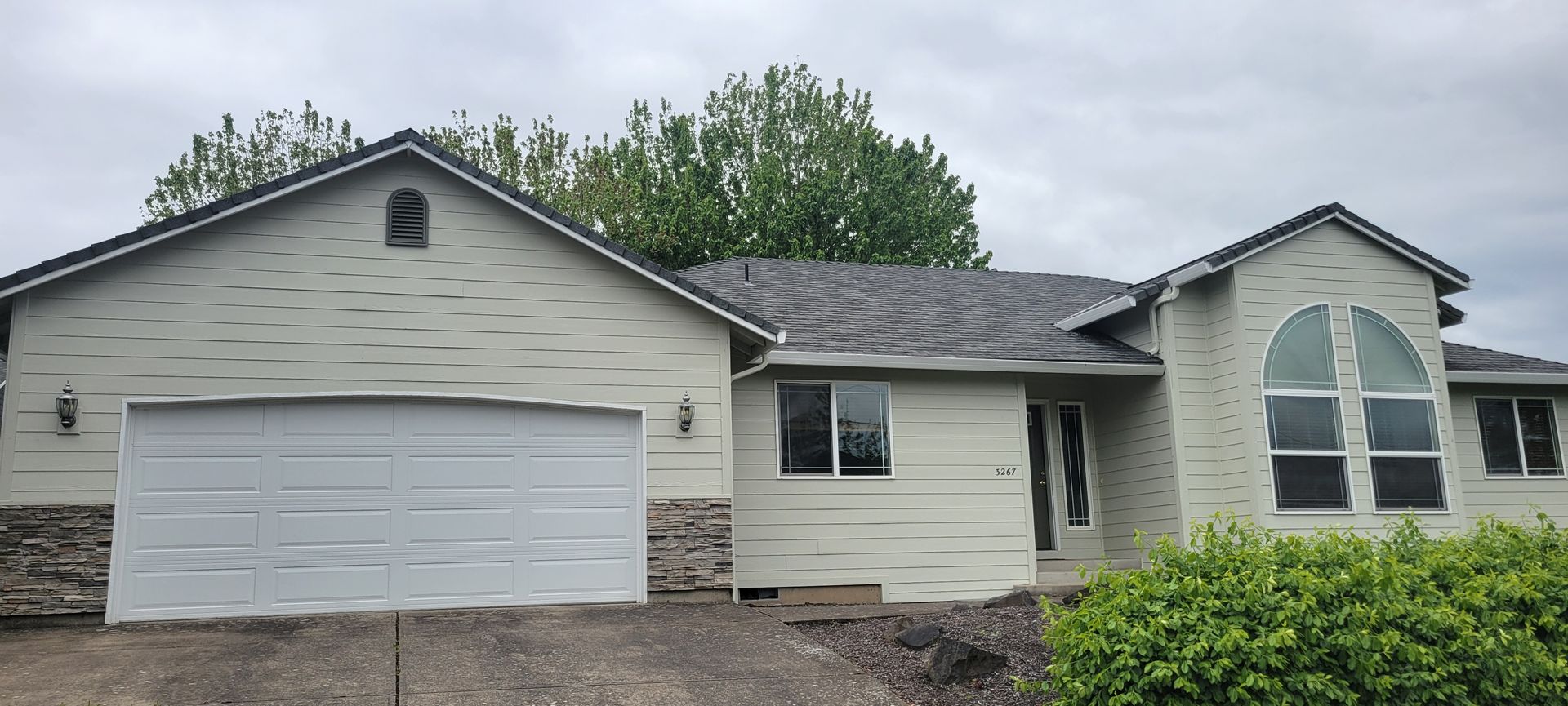 McMinnville House: 3267 NE Grandhaven Dr