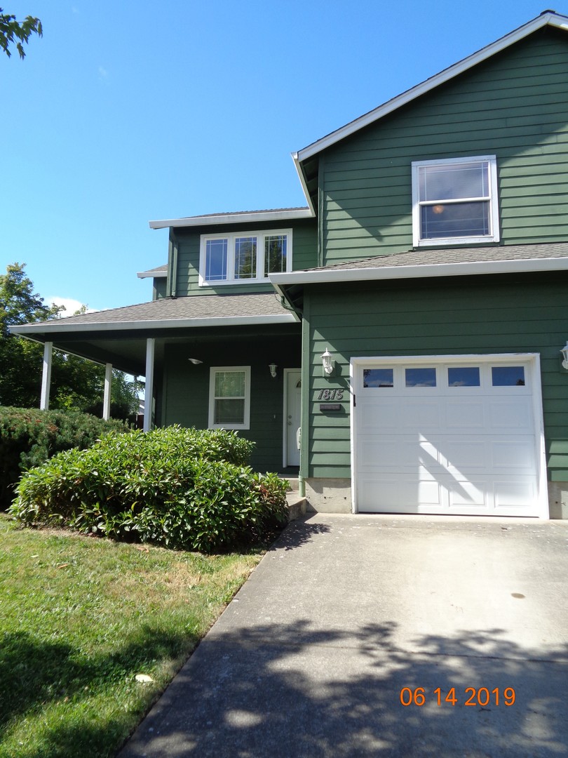 McMinnville House: 1815 NW 23rd St