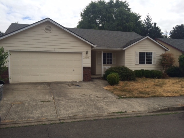 McMinnville House: 320 NW Country Ct.