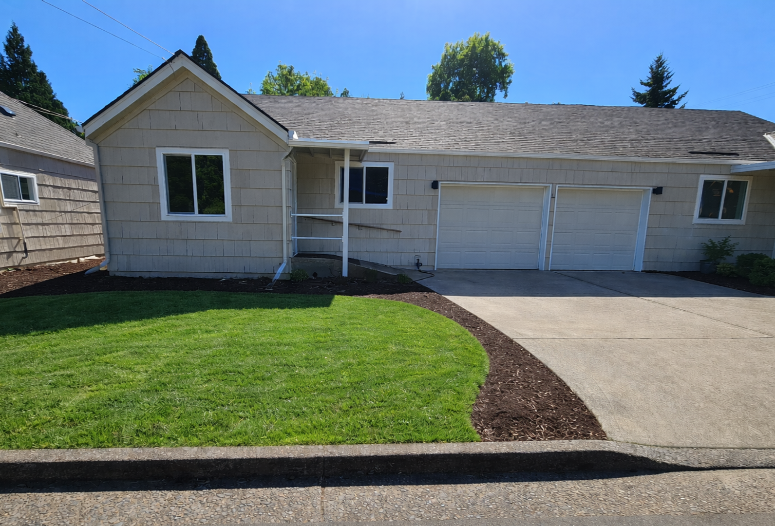 McMinnville Apartment: 408-410 SW Elmwood Ave