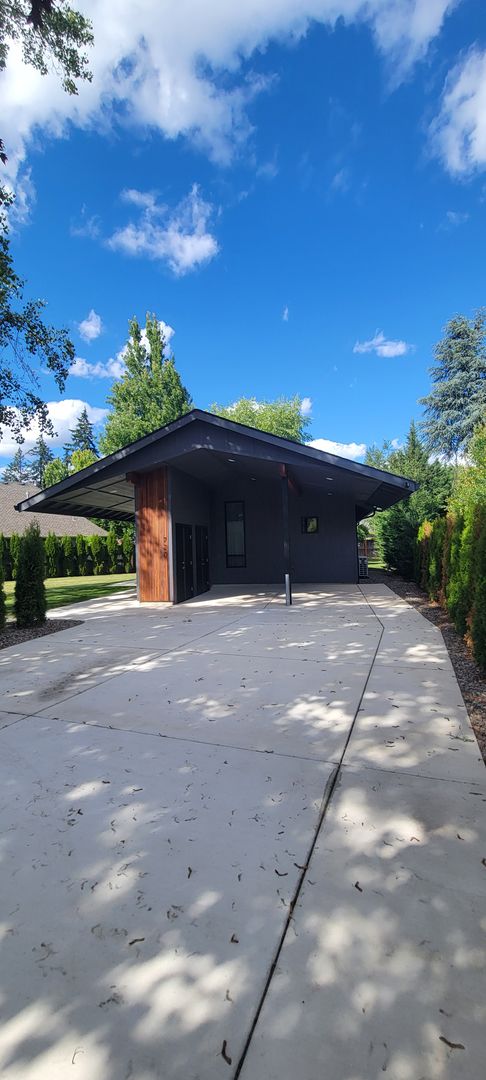 McMinnville House: 720 SW Tera Dr