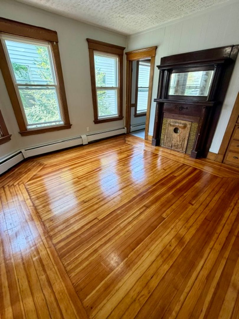 New Haven Apartment: 42-44 Carmel Street