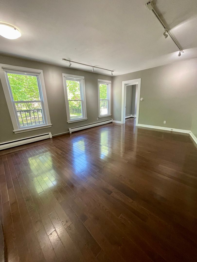 New Haven Apartment: 197-199 Wooster Street